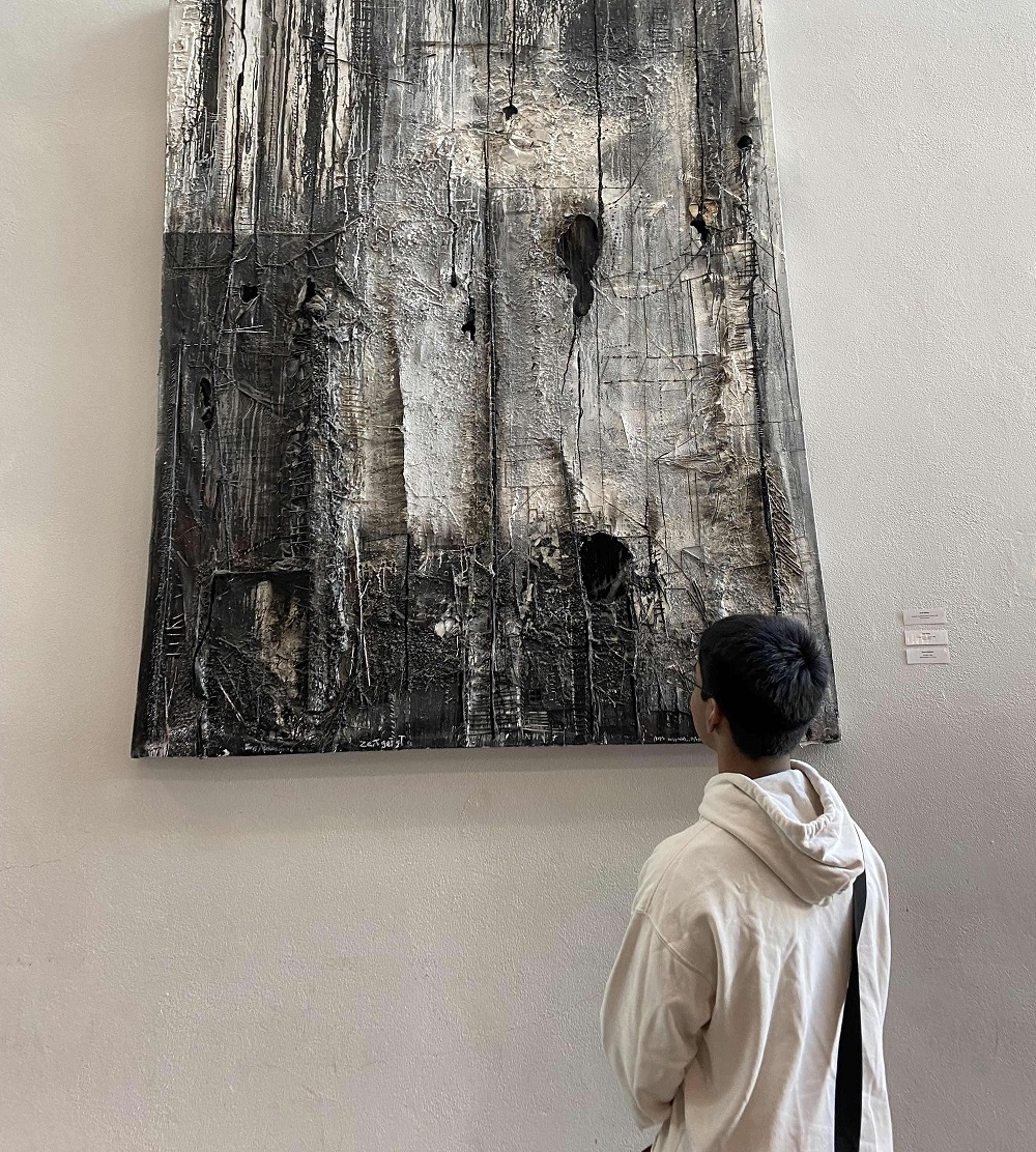 Picture of Farhaan Looking at a Wall